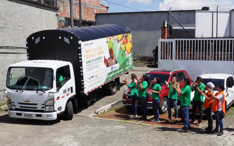 REAGRO, camión entra a la sede del banco de Alimentos de la fundación Cáritas